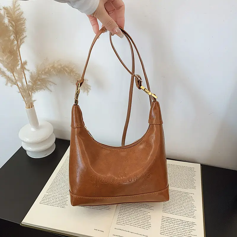 2025 Winter Black French Style Shoulder Bag - Image 4
