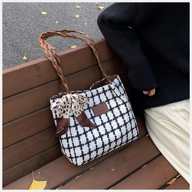 2025 Woolen Plaid Shoulder Bag for Women — feature 16