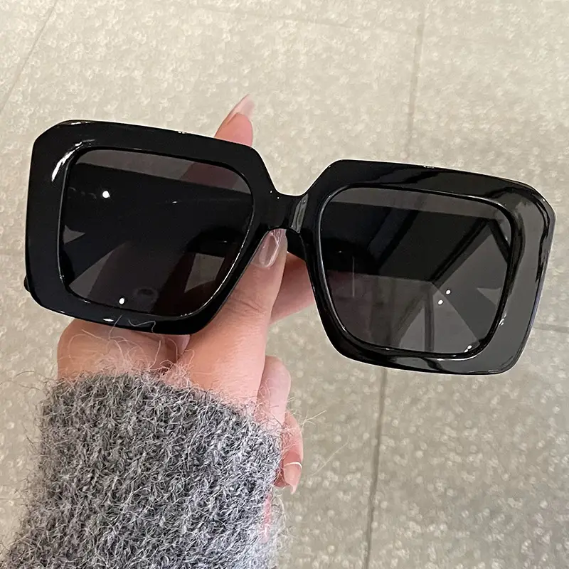 Square Sunglasses Black White Gray Large Frame Women — feature 3