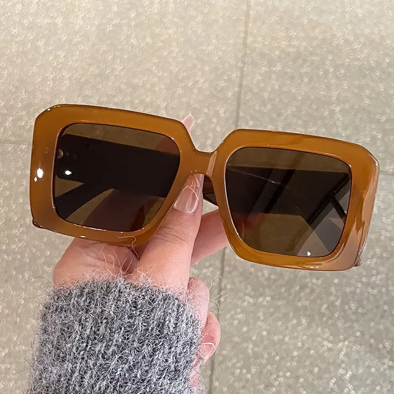 Square Sunglasses Black White Gray Large Frame Women — feature 8