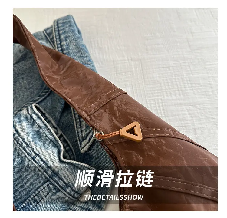 Brown Pleated Shoulder Bag for Women Commute — feature 4