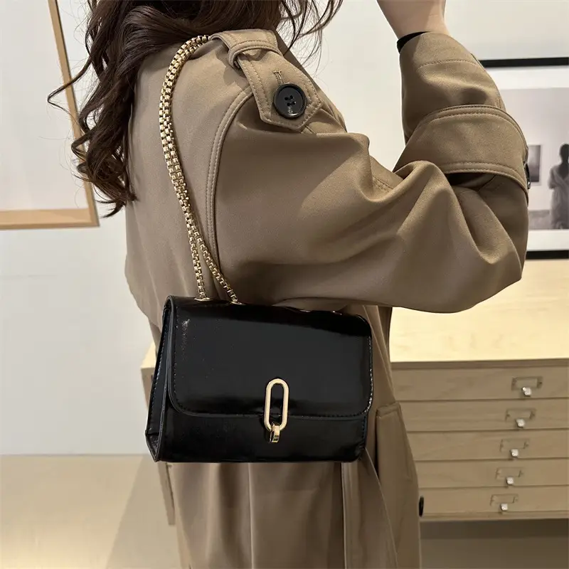 Red French Style Shoulder Bag with Gold Chain - Image 6