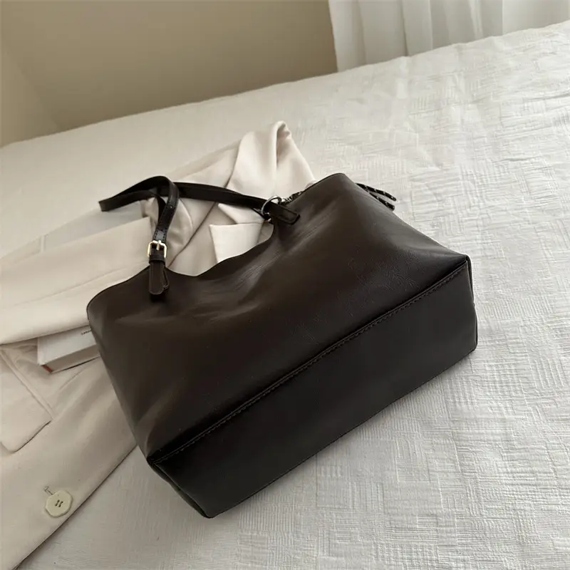 Vintage Black Leather Tote Bag for Women Large Capacity - Image 6