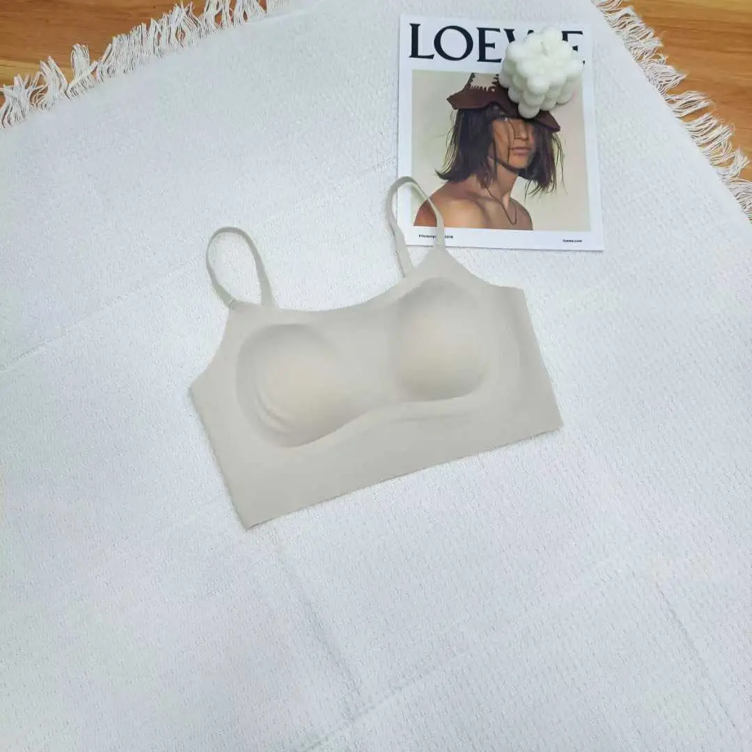 Naked Seamless Underwear Women Small Chest Gathered Up Warm 7A Antibacterial Vest