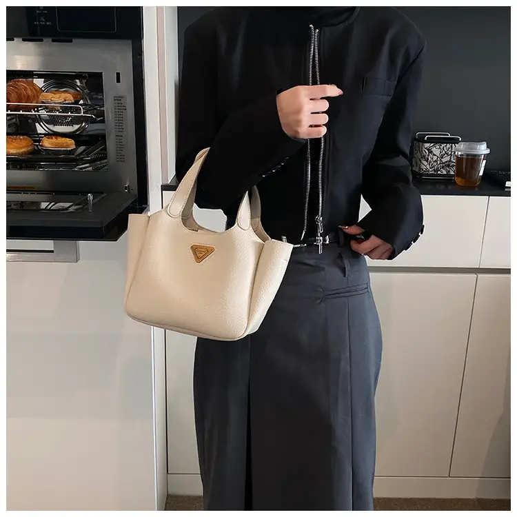 Korean Style Soft Leather Crossbody Bag Brown 2026 — feature 17