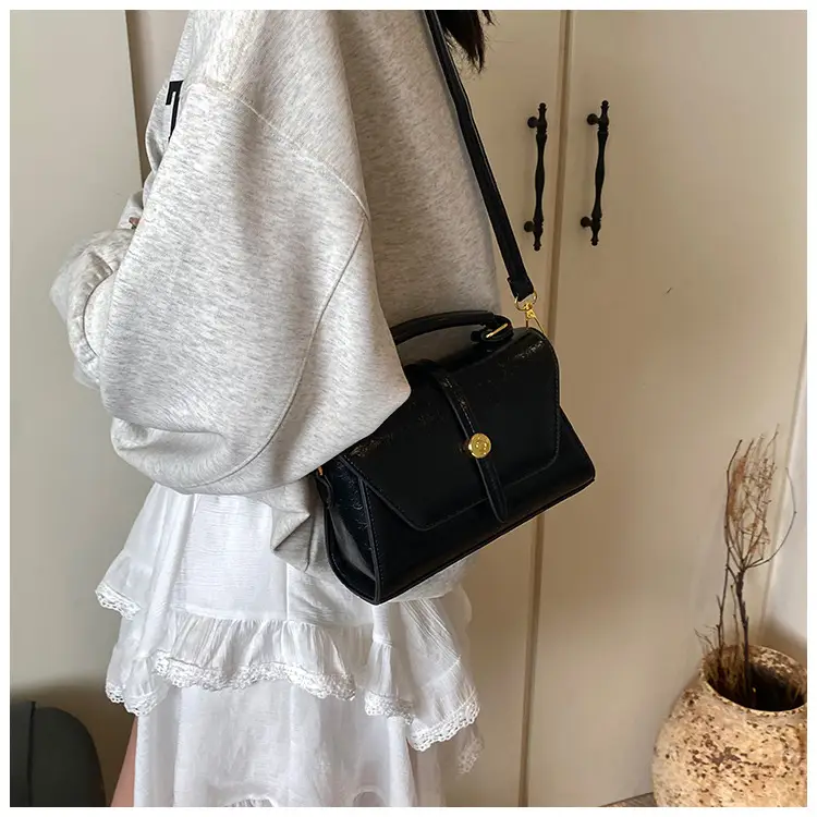 White Korean Style Shoulder Bag for Women 2025 — feature 20