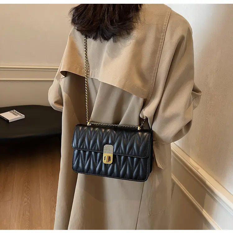 Korean Style Quilted Shoulder Bag Brown 2026 — feature 8
