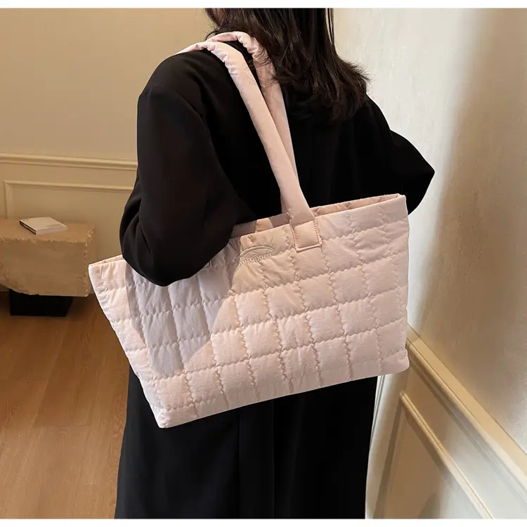 Black Rhombic Crossbody Bag Women Large Capacity 2025 — feature 17