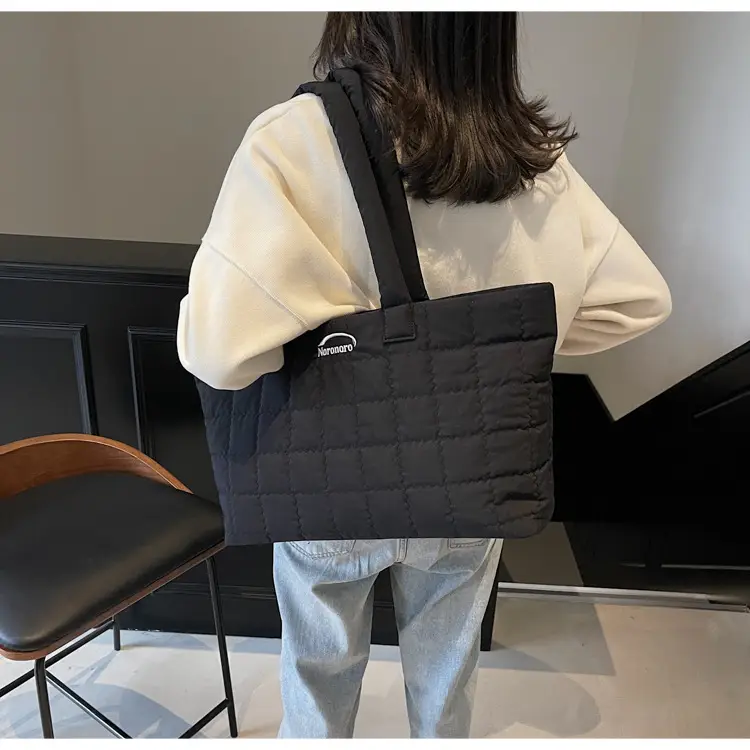 Black Rhombic Crossbody Bag Women Large Capacity 2025 — feature 8
