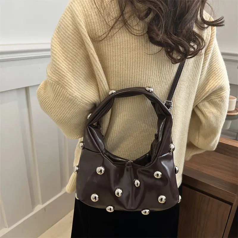 Women's Rivet Leather Shoulder Bag Cream Large Capacity — feature 29
