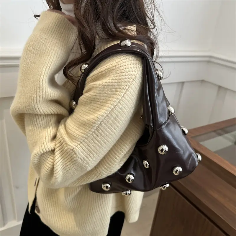 Women's Rivet Leather Shoulder Bag Cream Large Capacity — feature 30