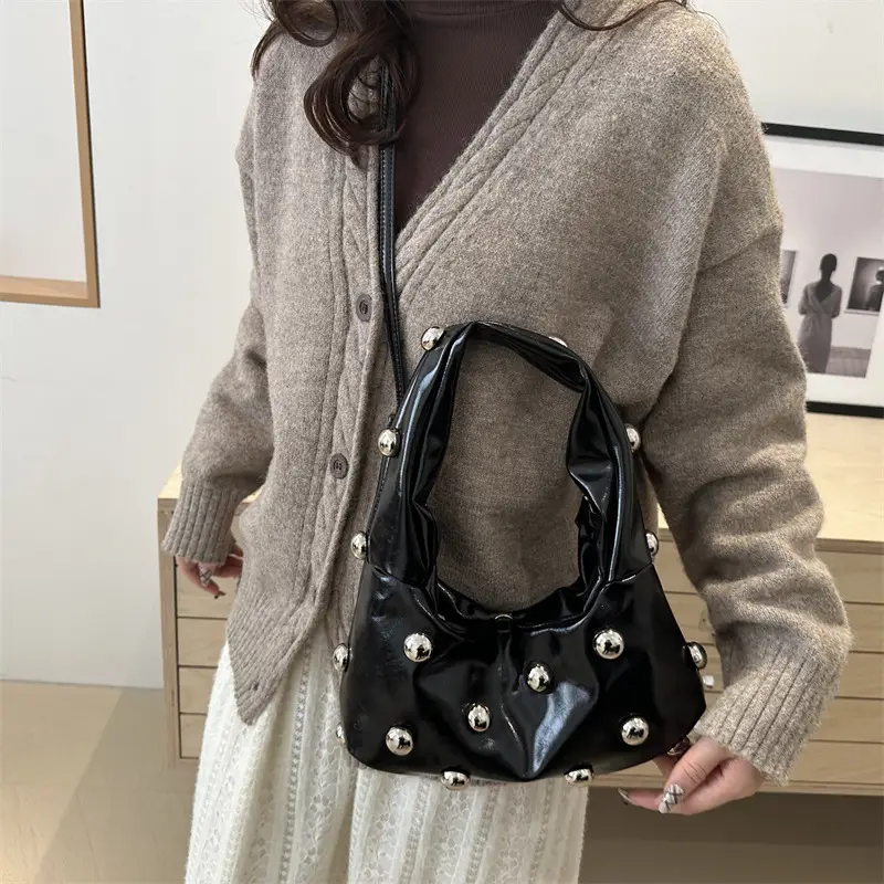 Women's Rivet Leather Shoulder Bag Cream Large Capacity — feature 31