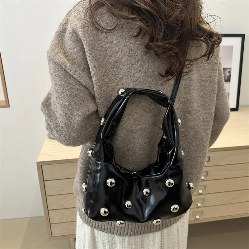 Women's Rivet Leather Shoulder Bag Cream Large Capacity — feature 32
