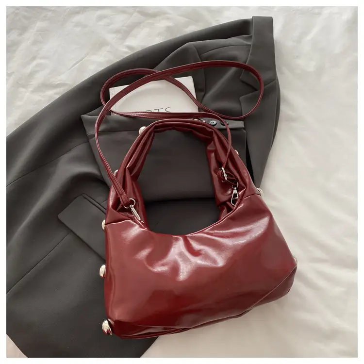 Women's Rivet Leather Shoulder Bag Cream Large Capacity — feature 6