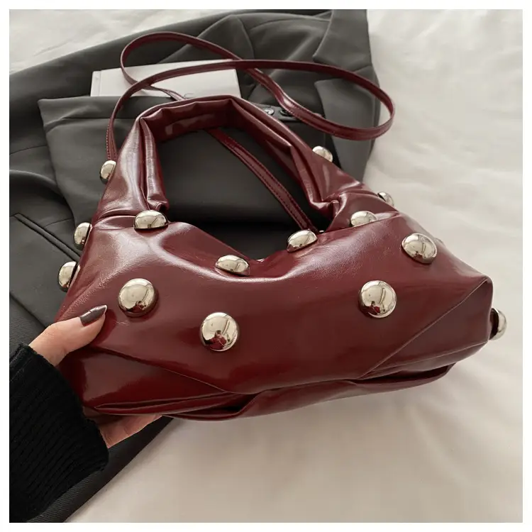 Women's Rivet Leather Shoulder Bag Cream Large Capacity — feature 9