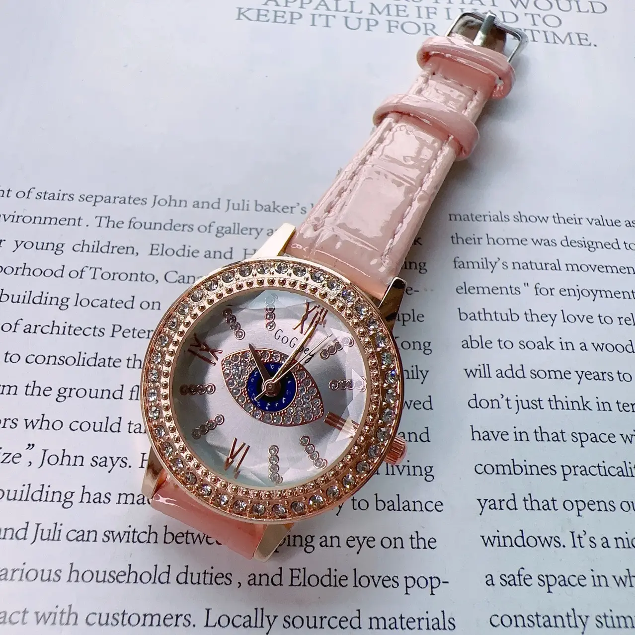 Luxury Women's Watch with Ruby Center & Crystal Ring — feature 3