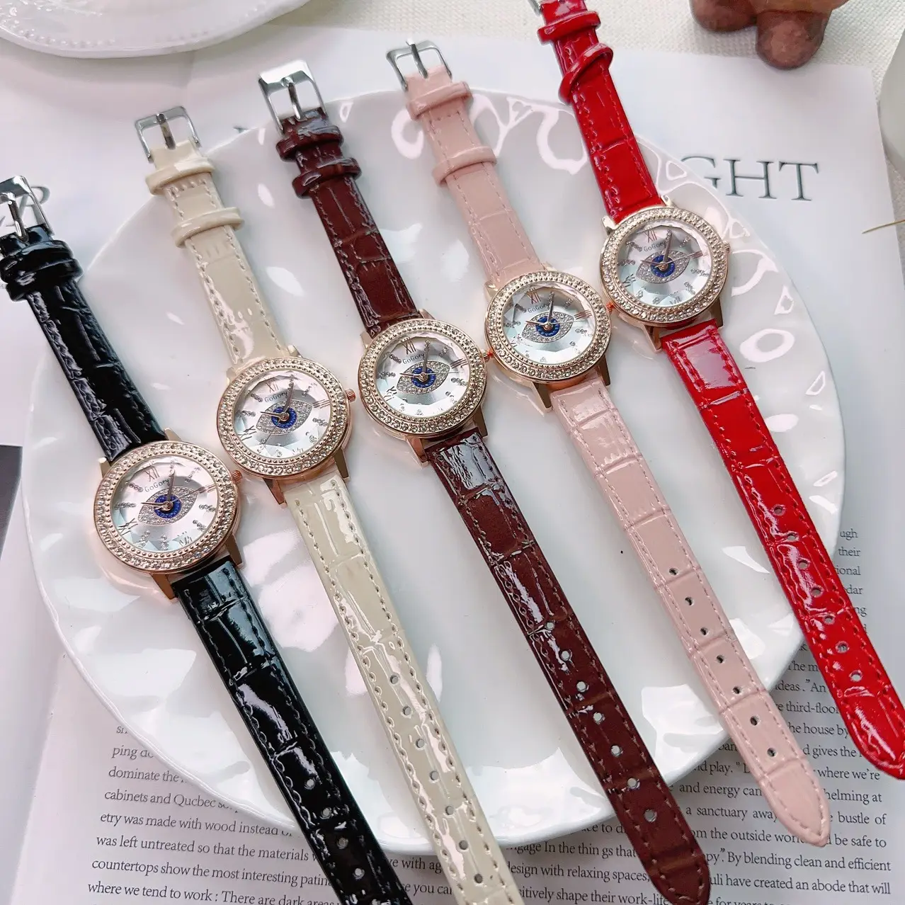 Luxury Women's Watch with Ruby Center & Crystal Ring — feature 5