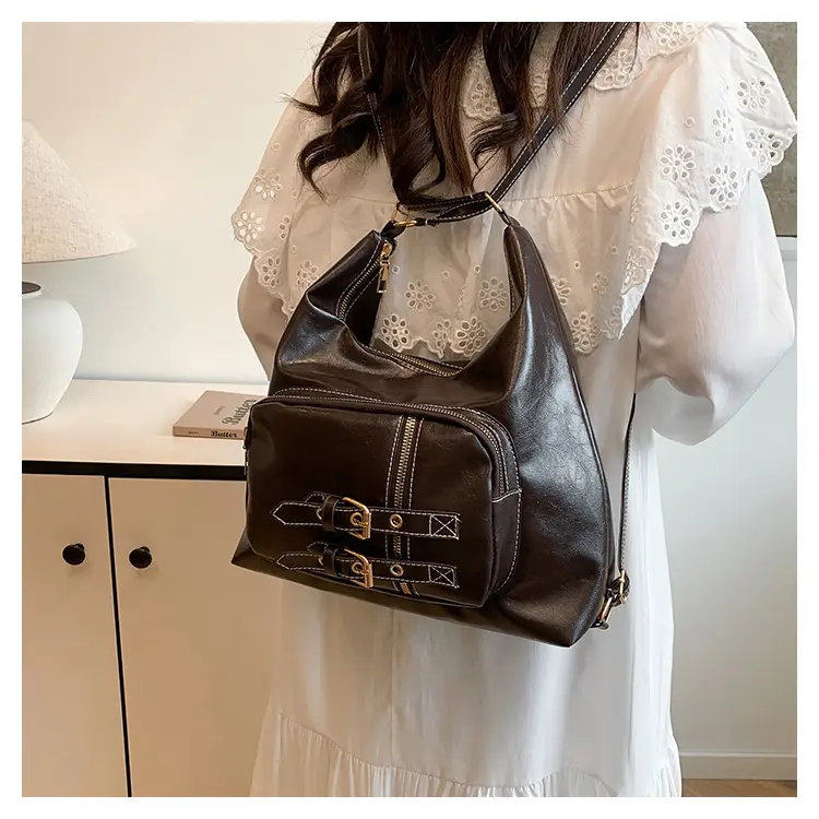 Women's Large Capacity Leather Tote Bag Brown Gold Clasp — feature 11