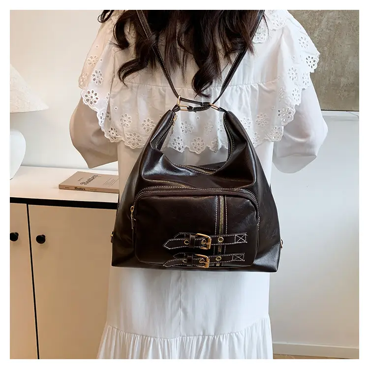 Women's Large Capacity Leather Tote Bag Brown Gold Clasp — feature 12