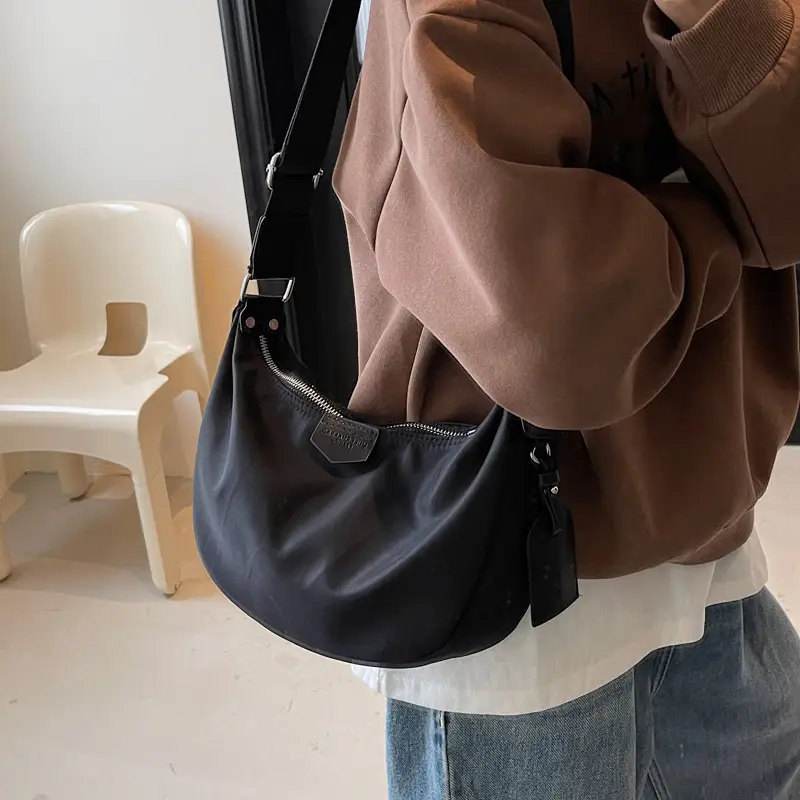 Black Korean Style Shoulder Bag 2025 New Arrival - Image 3