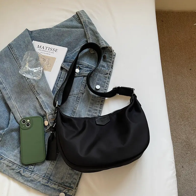 Black Korean Style Shoulder Bag 2025 New Arrival - Image 4