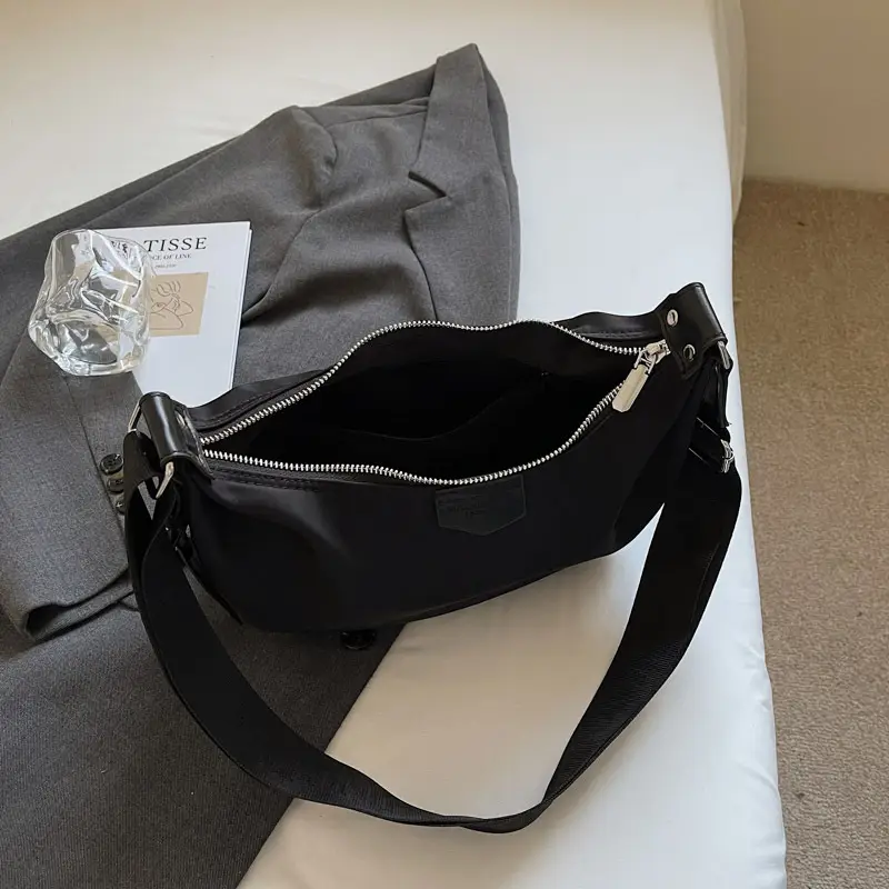 Black Korean Style Shoulder Bag 2025 New Arrival - Image 5