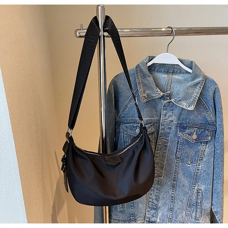 Black Korean Style Shoulder Bag 2025 New Arrival — feature 11