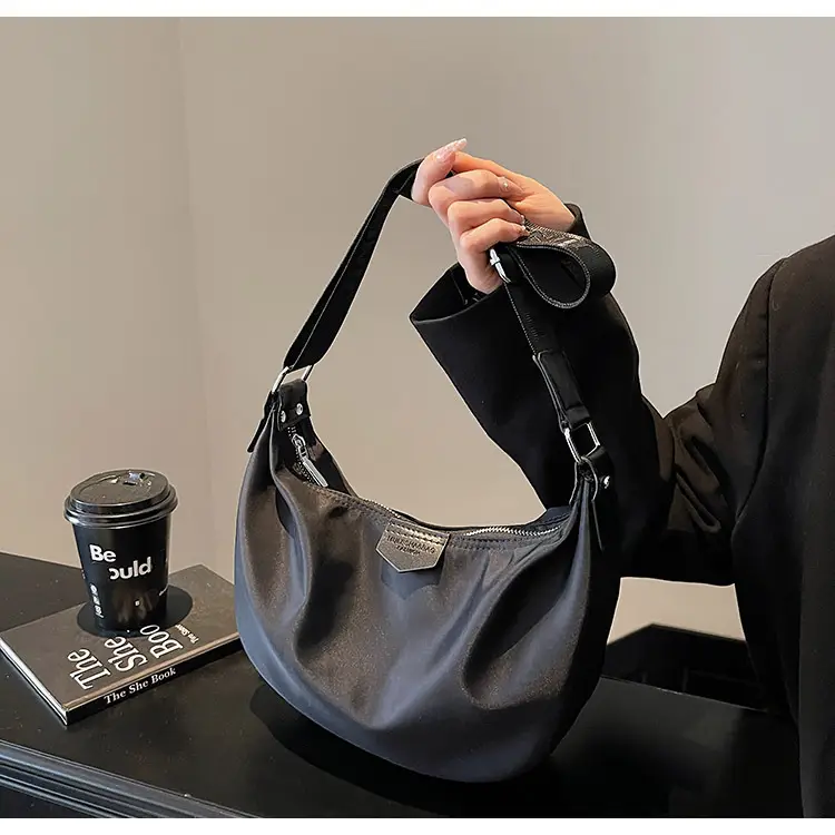 Black Korean Style Shoulder Bag 2025 New Arrival — feature 13