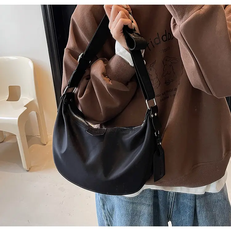 Black Korean Style Shoulder Bag 2025 New Arrival — feature 17