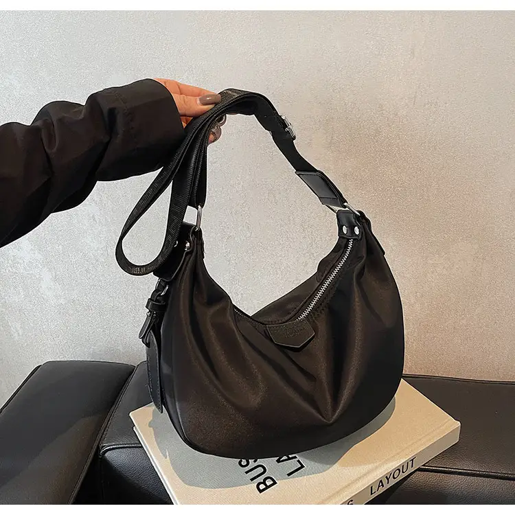 Black Korean Style Shoulder Bag 2025 New Arrival — feature 19