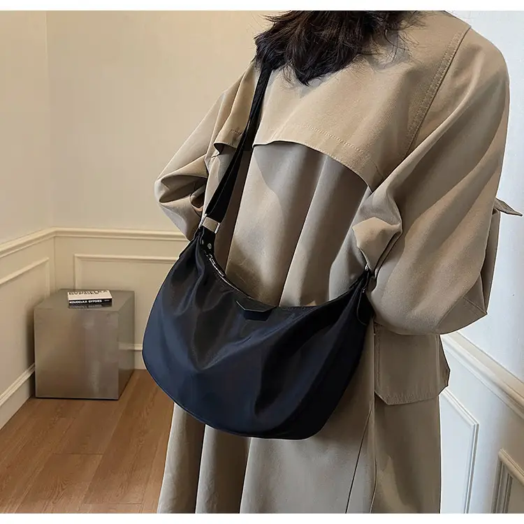 Black Korean Style Shoulder Bag 2025 New Arrival — feature 24