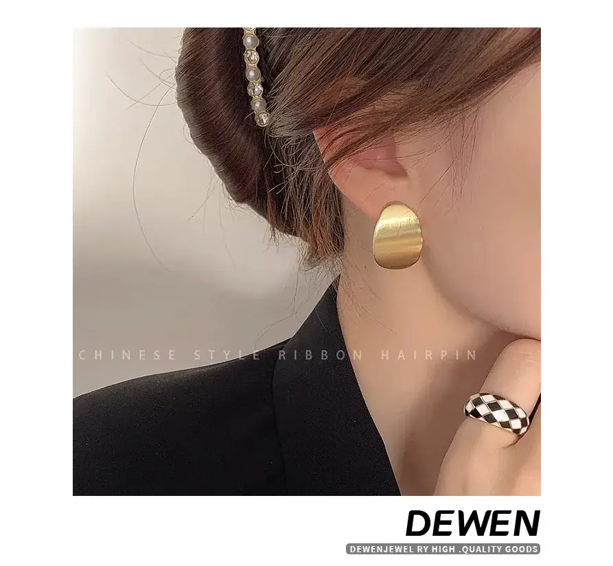 Vintage Entry Luxury Golden Hong Kong Style Earrings Women's 2025 New — feature 4
