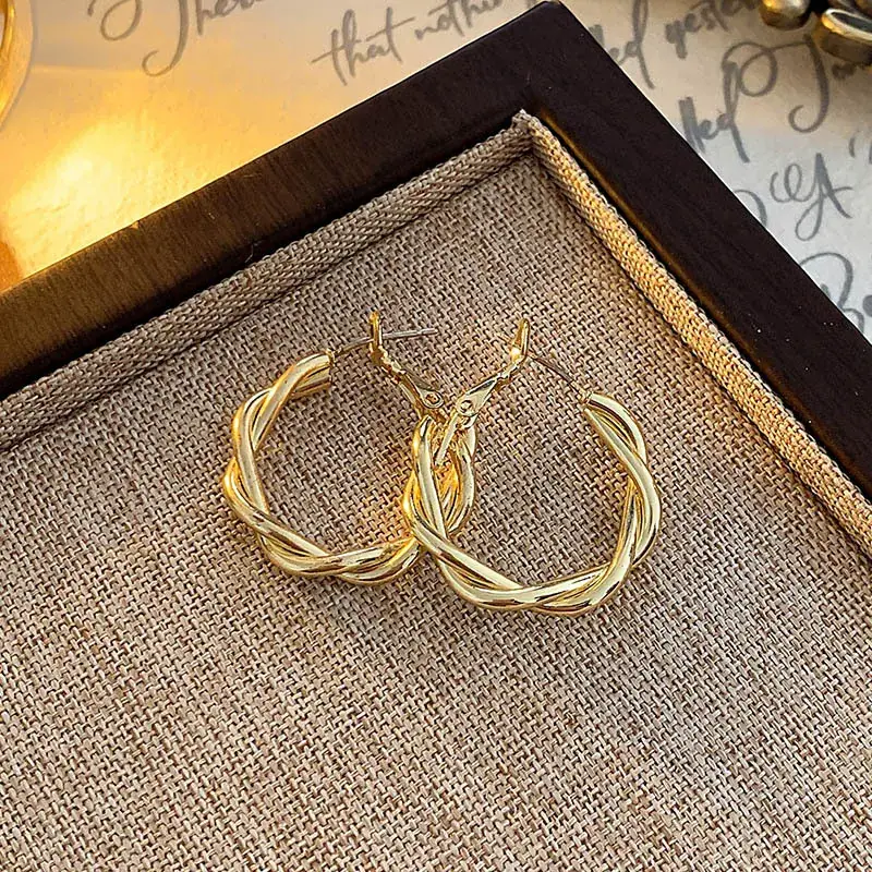 Vintage Entry Luxury Golden Hong Kong Style Earrings Women's 2025 New - Image 15