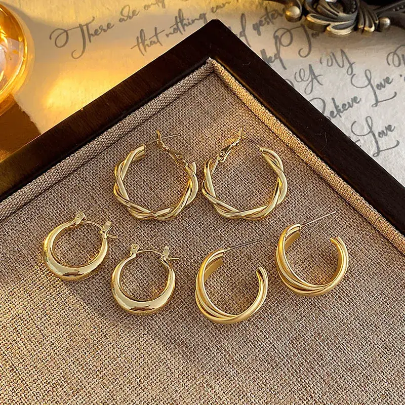 Vintage Entry Luxury Golden Hong Kong Style Earrings Women's 2025 New - Image 9