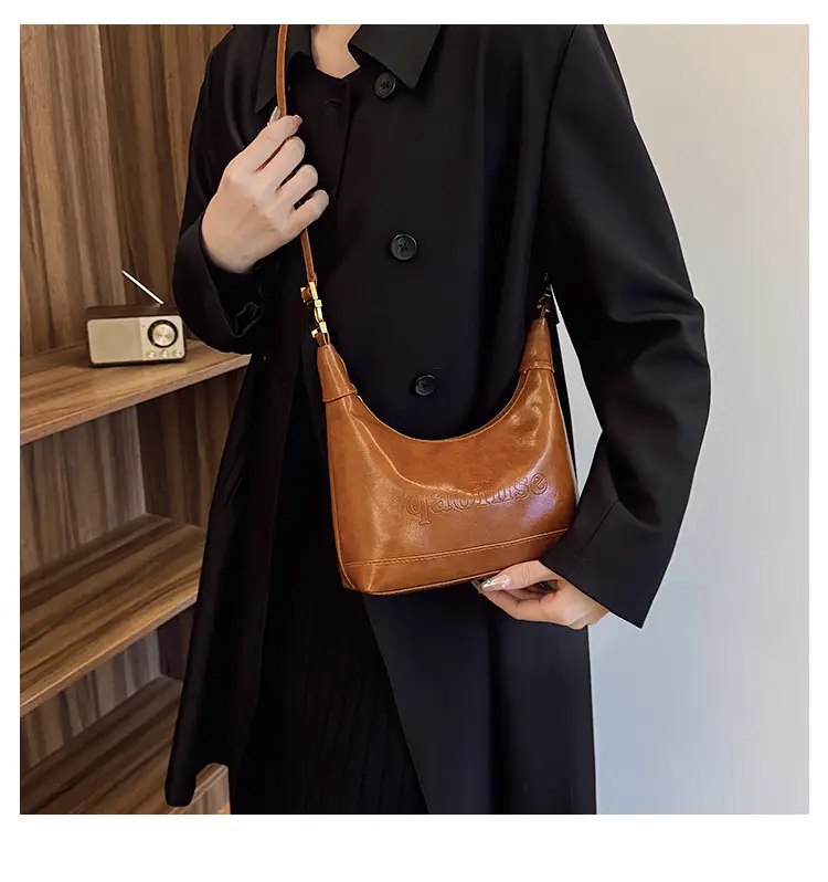 Brown Leather Shoulder Bag for Women 2025 Spring — feature 10