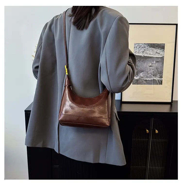 Brown Leather Shoulder Bag for Women 2025 Spring — feature 12