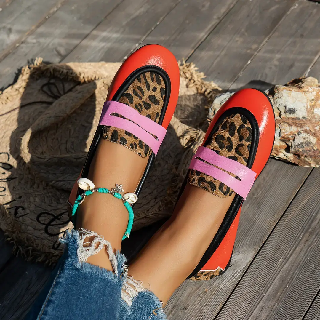 Leopard Print Stitching Beanie Shoes Fashionable 2025 New Large Size European and American Flats Casual Loafers Women's Trbottomyy Design - Image 3