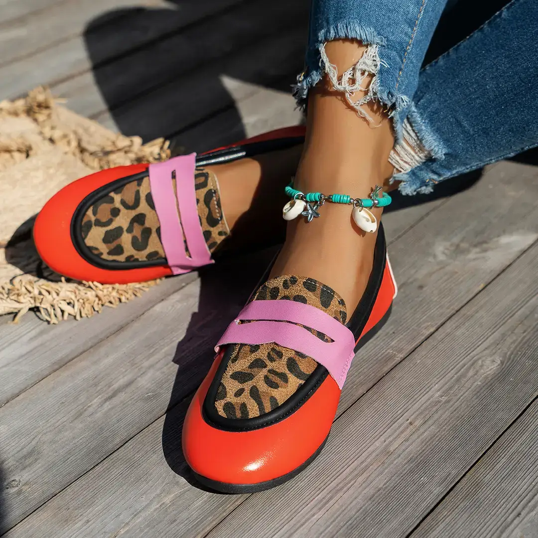 Leopard Print Stitching Beanie Shoes Fashionable 2025 New Large Size European and American Flats Casual Loafers Women's Trbottomyy Design — feature 10