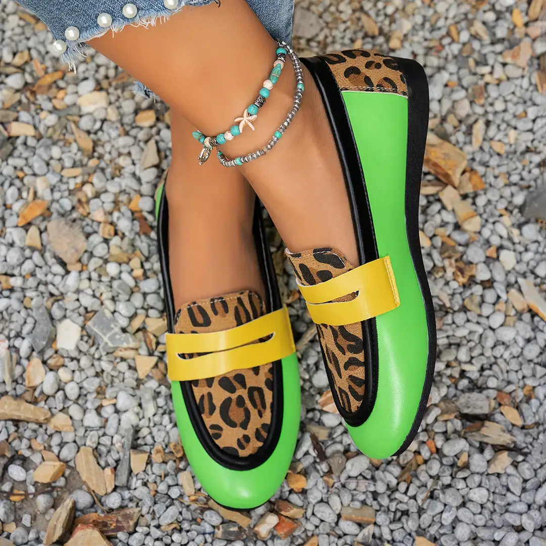 Leopard Print Stitching Beanie Shoes Fashionable 2025 New Large Size European and American Flats Casual Loafers Women's Trbottomyy Design — feature 2