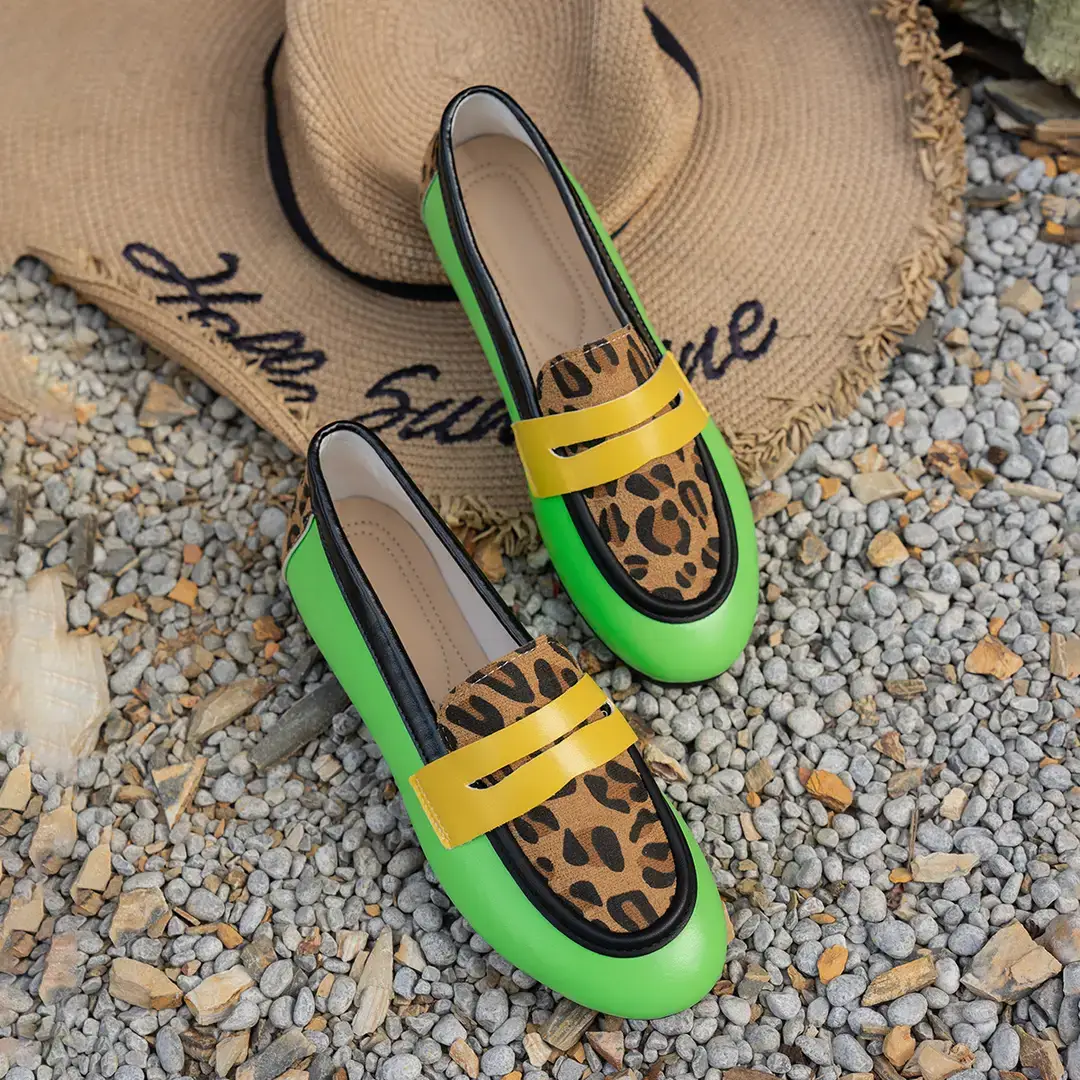 Leopard Print Stitching Beanie Shoes Fashionable 2025 New Large Size European and American Flats Casual Loafers Women's Trbottomyy Design — feature 4