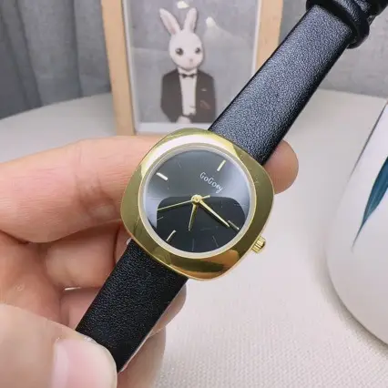 Korean Women's Green Leather Belt Watch Quartz Casual Watch - Image 4