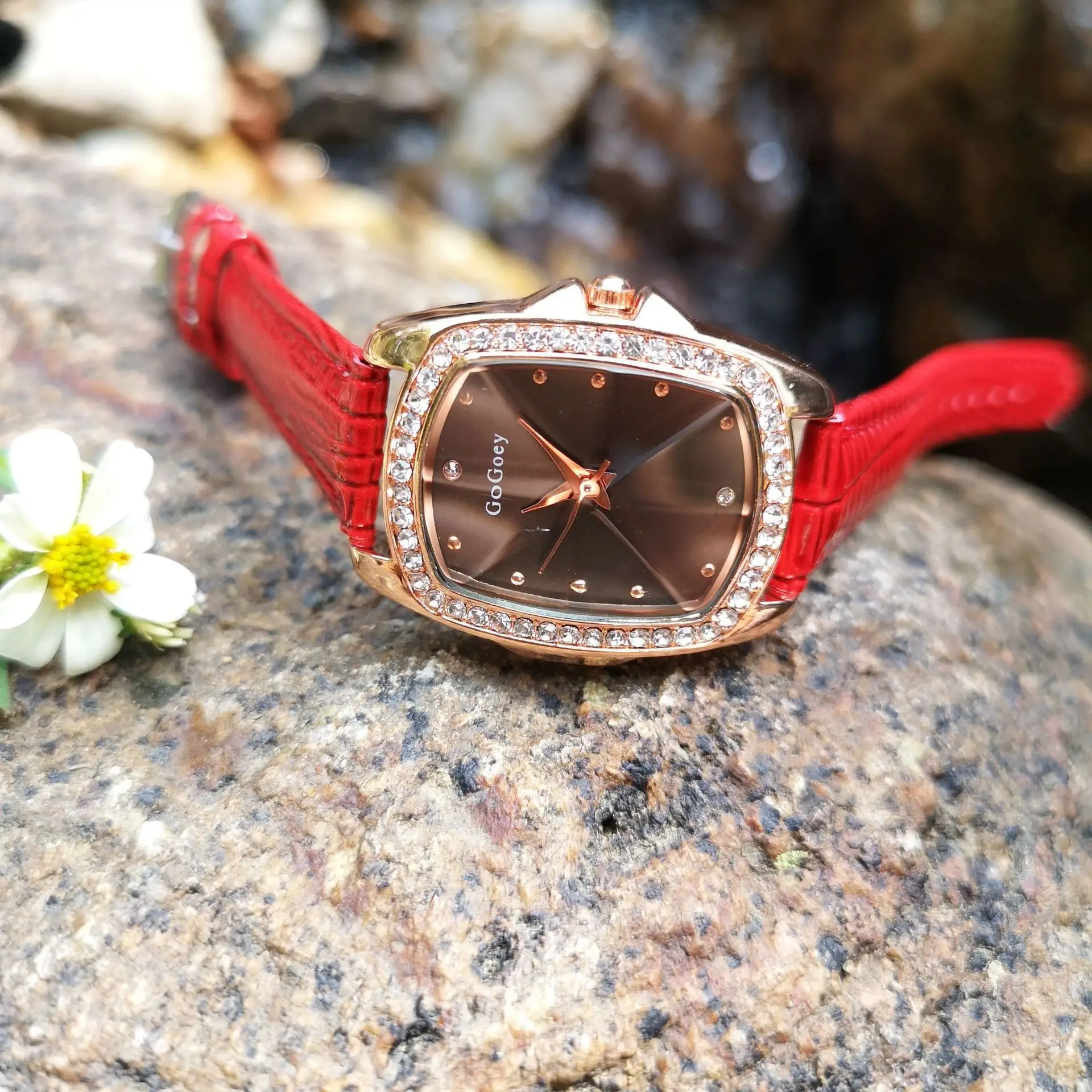 Women's Wine Barrel Watch with Ring Diamond & Red Belt - Image 3