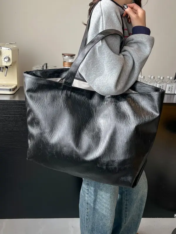 Black Leather Cross-Body Tote Bag Large Capacity - Image 4