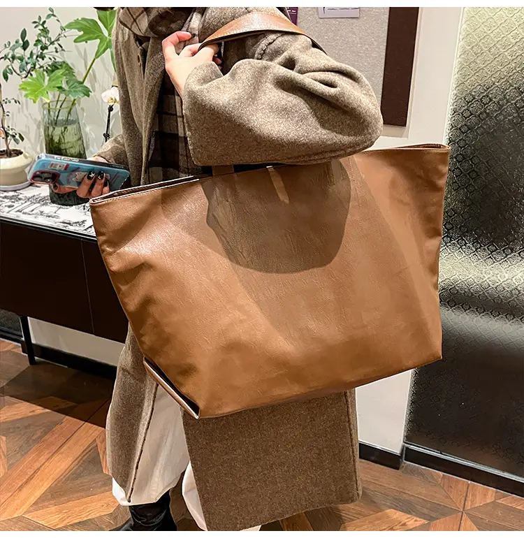 Black Leather Cross-Body Tote Bag Large Capacity — feature 16
