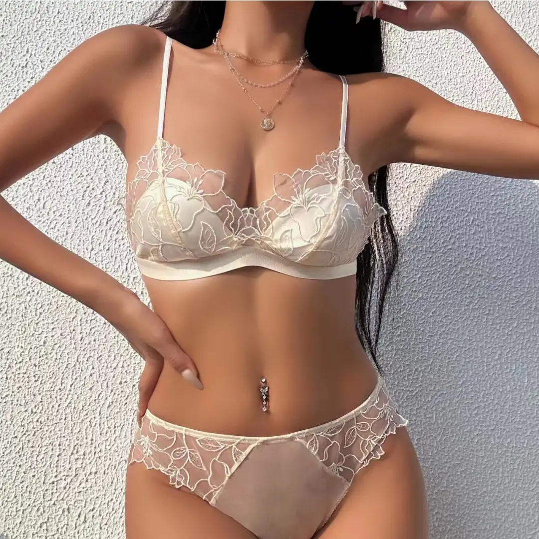 Red Lace French Style Underwear Set for Women — feature 1