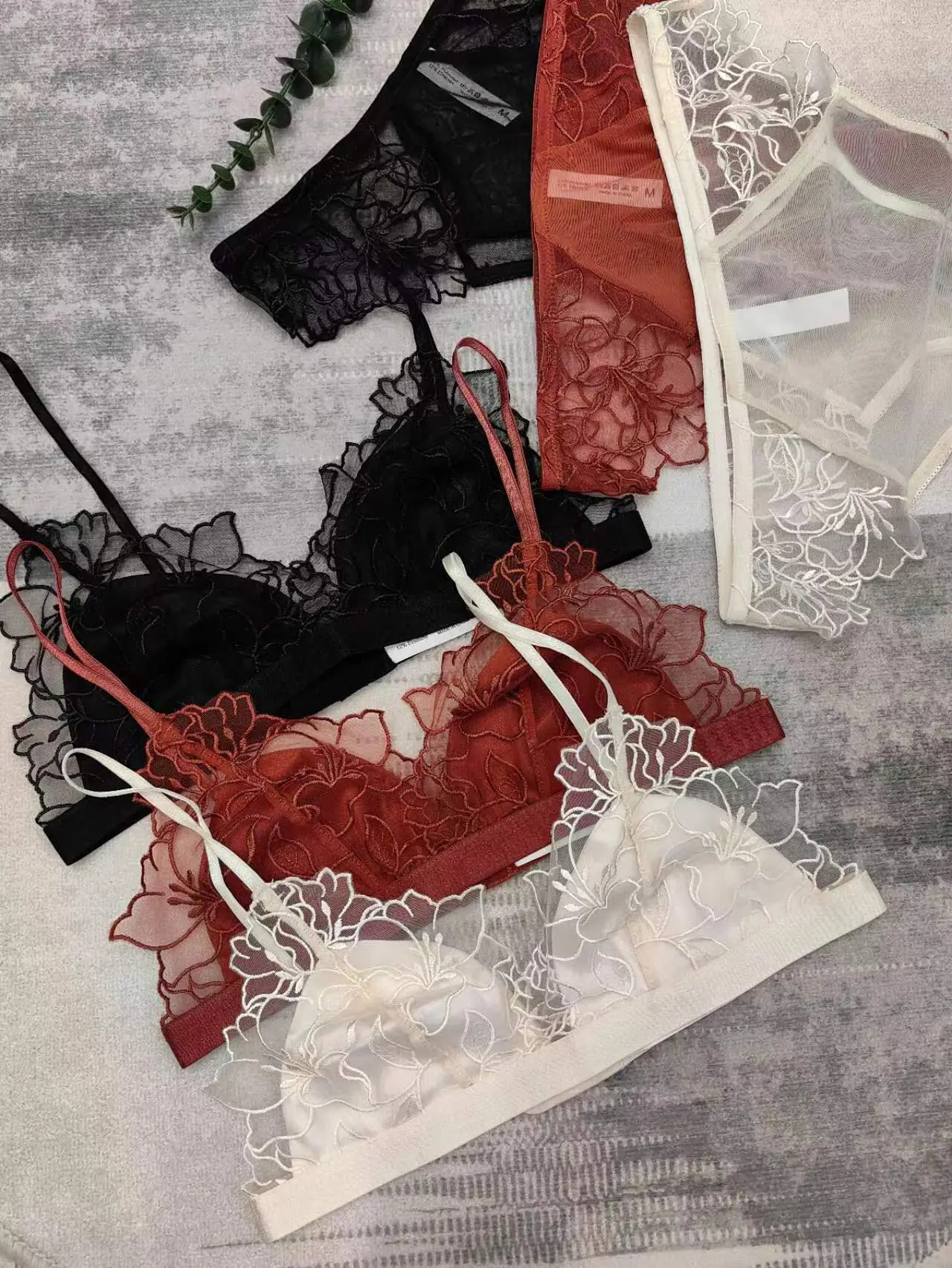 Red Lace French Style Underwear Set for Women — feature 9