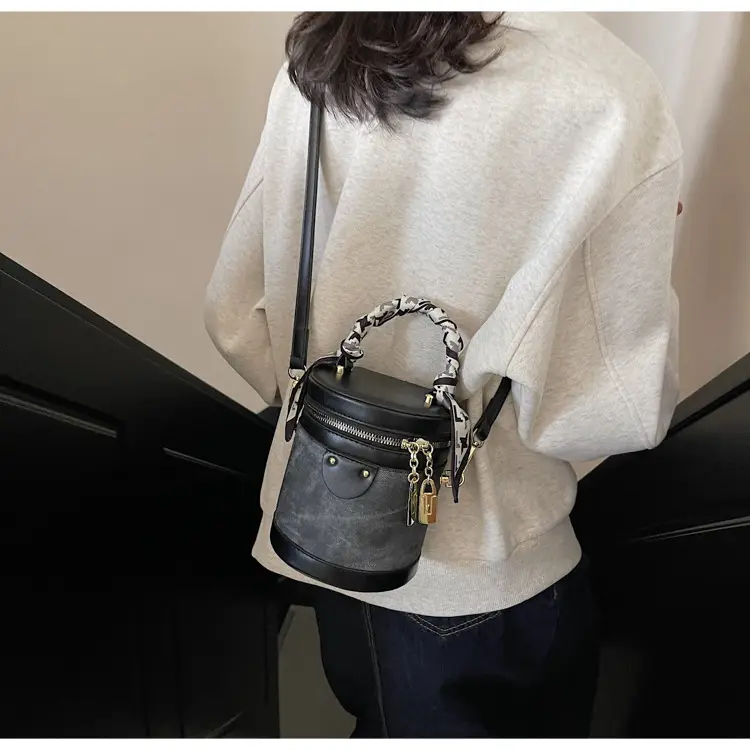 Vintage Contrast Bucket Bag Women's 2025 New — feature 10