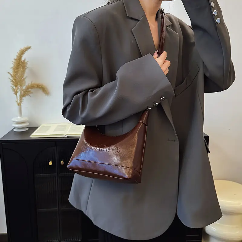 Retro Casual Shoulder Bag Red 2025 Spring - Image 7
