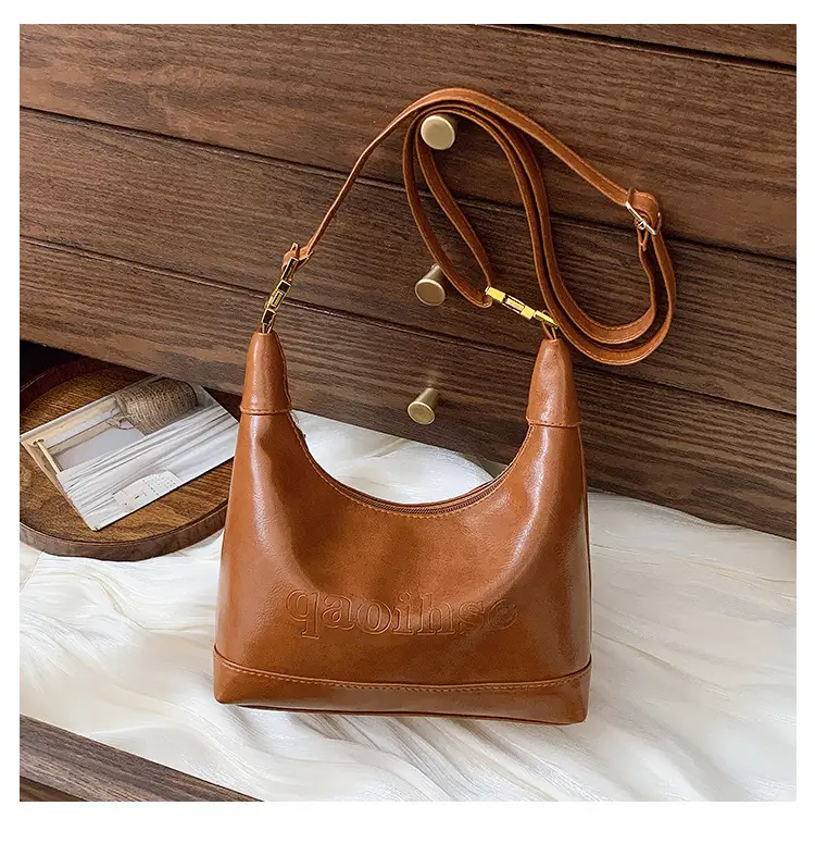 Retro Casual Shoulder Bag Red 2025 Spring — feature 24