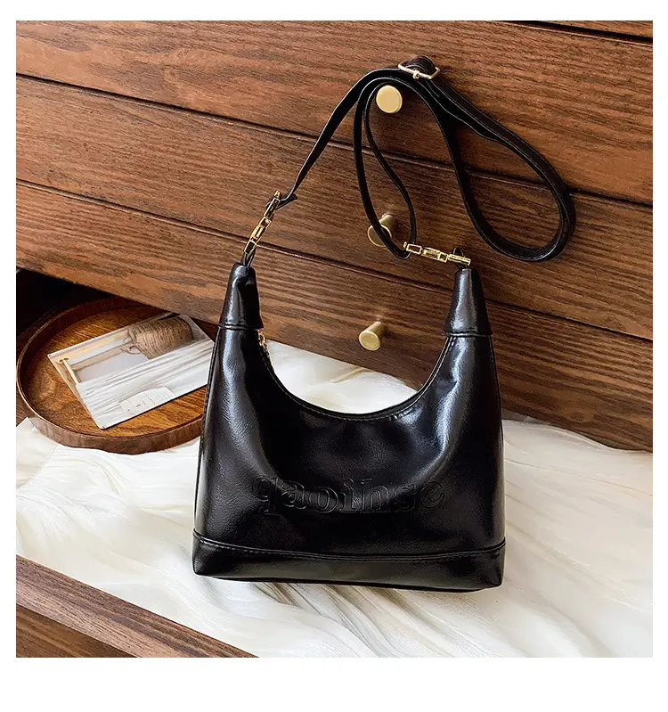 Retro Casual Shoulder Bag Red 2025 Spring — feature 26